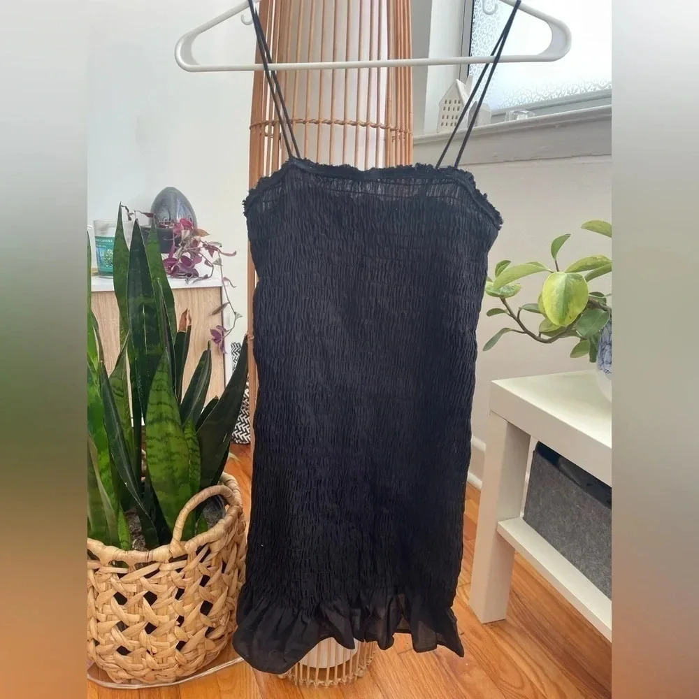Zara mini dress / black / size small / ruffled end /